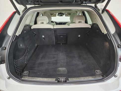 Used 2020 Volvo XC60 T6 Momentum AWD/4WD image 30