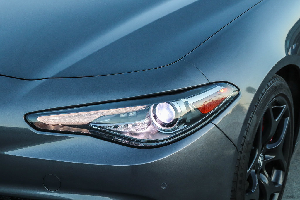 Used 2022 Alfa Romeo Giulia Ti RWD image 4