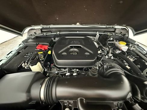 Used 2024 Jeep Wrangler Unlimited Sport AWD/4WD image 12