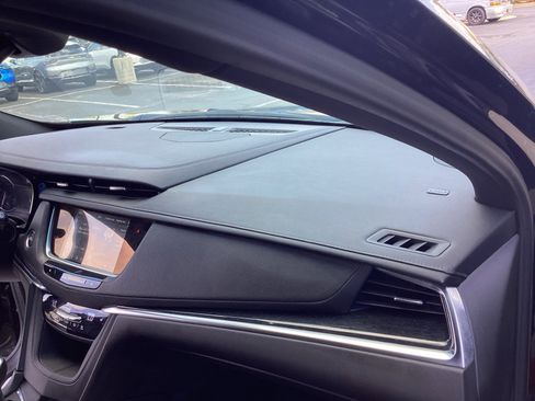 Used 2025 Cadillac XT5 Premium Luxury image 18