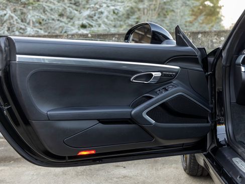 Used 2016 Porsche 911 Carrera image 21