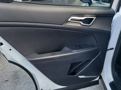 Used 2025 Kia Sportage LX image 12