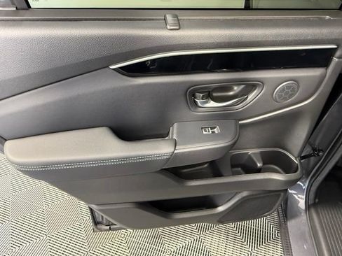 Used 2025 Honda Pilot EX-L image 35