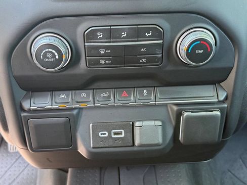 Used 2024 Chevrolet Silverado 1500 Custom w/ Turbomax Blackout Package AWD/4WD image 17