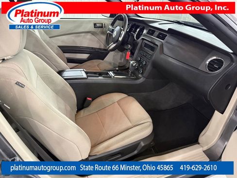 Used 2011 Ford Mustang Convertible RWD image 27
