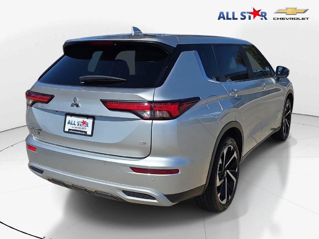 Used 2024 Mitsubishi Outlander SE FWD image 3