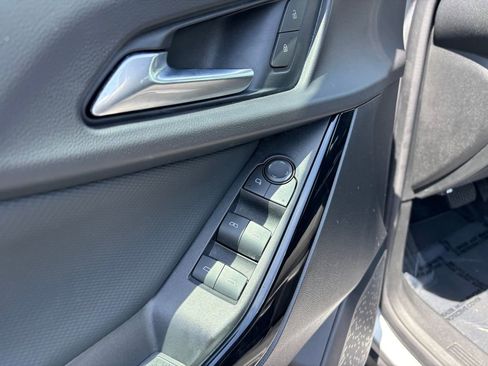 Used 2026 Chevrolet Equinox LT FWD image 27