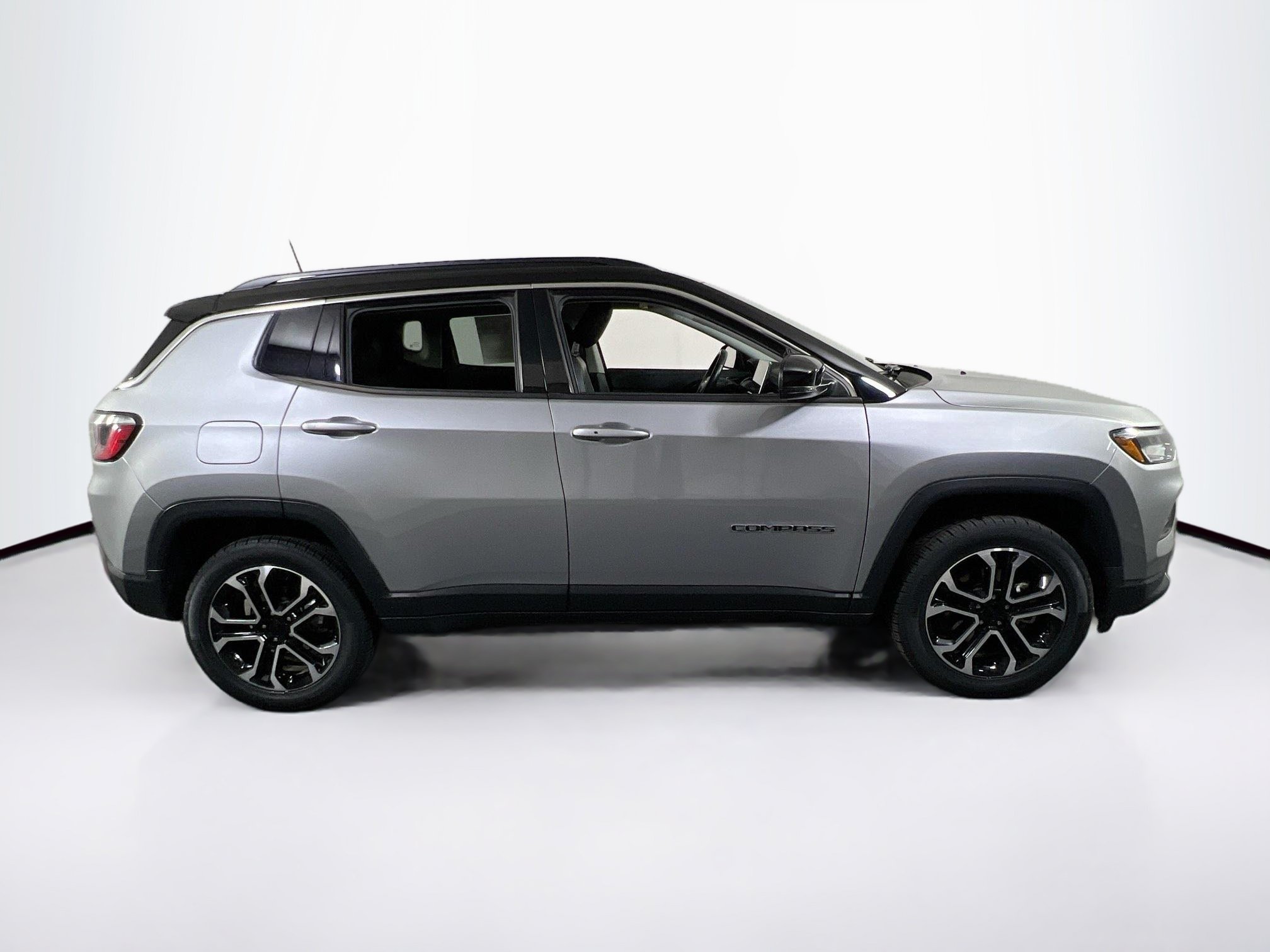 Used 2022 Jeep Compass Limited AWD/4WD image 4