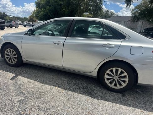 Used 2015 Toyota Camry LE FWD image 8