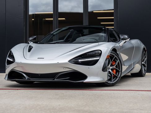 Used 2020 McLaren 720S Spider image 1