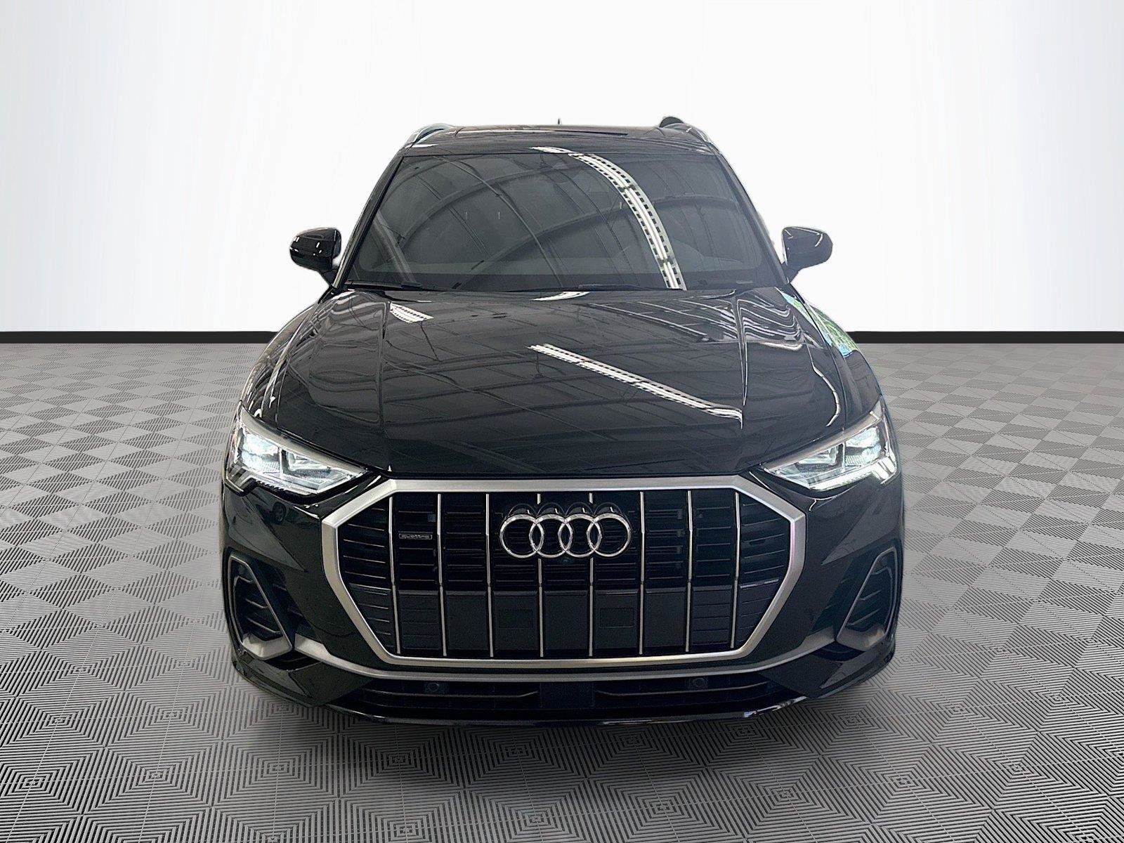 Used 2023 Audi Q3 2.0T Premium Plus w/ Premium Plus Package AWD/4WD image 2
