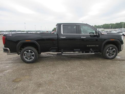 New 2026 GMC Sierra 3500 SLT w/ SLT Premium Package AWD/4WD image 3
