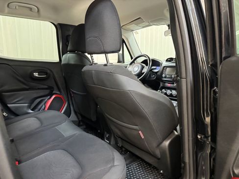 Used 2016 Jeep Renegade Trailhawk image 23