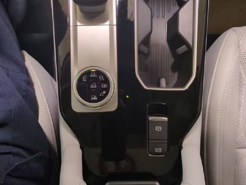 New 2025 Mitsubishi Outlander SEL image 19