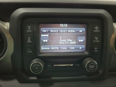 Used 2019 Jeep Wrangler Sport image 31