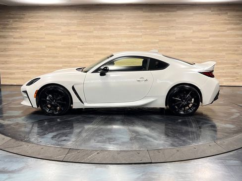 Used 2024 Toyota GR86 Premium image 19