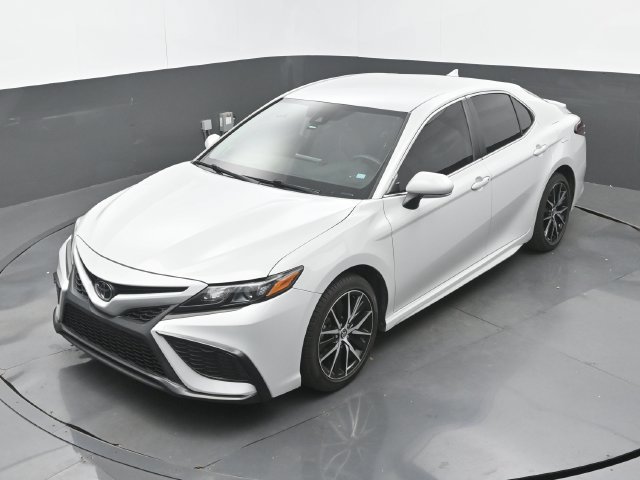 Used 2024 Toyota Camry SE FWD image 16
