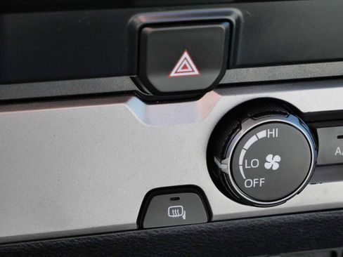 Used 2020 Toyota Tacoma SR image 30