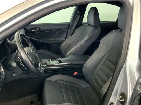 Used 2023 Lexus IS 500 image 10