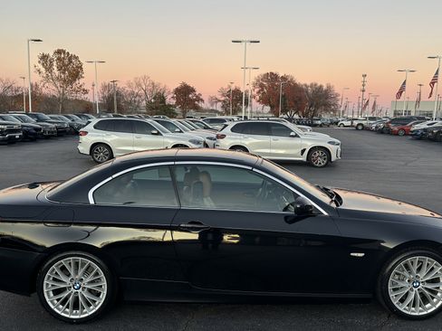 Used 2011 BMW 335i Convertible image 11