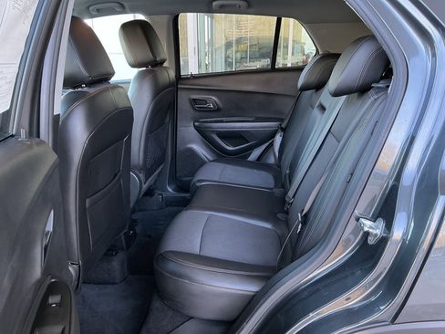 Used 2018 Chevrolet Trax LT w/ LT Convenience Package image 18