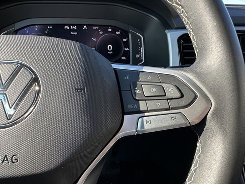 Used 2023 Volkswagen Atlas Cross Sport SE image 25