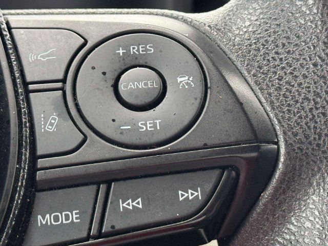 Used 2021 Toyota RAV4 XLE AWD/4WD image 20