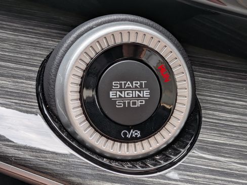 Used 2022 Jeep Wagoneer Series III w/ Premium Group I RWD image 37