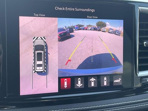 Used 2023 Chrysler Pacifica Touring-L w/ S Appearance Package FWD image 19