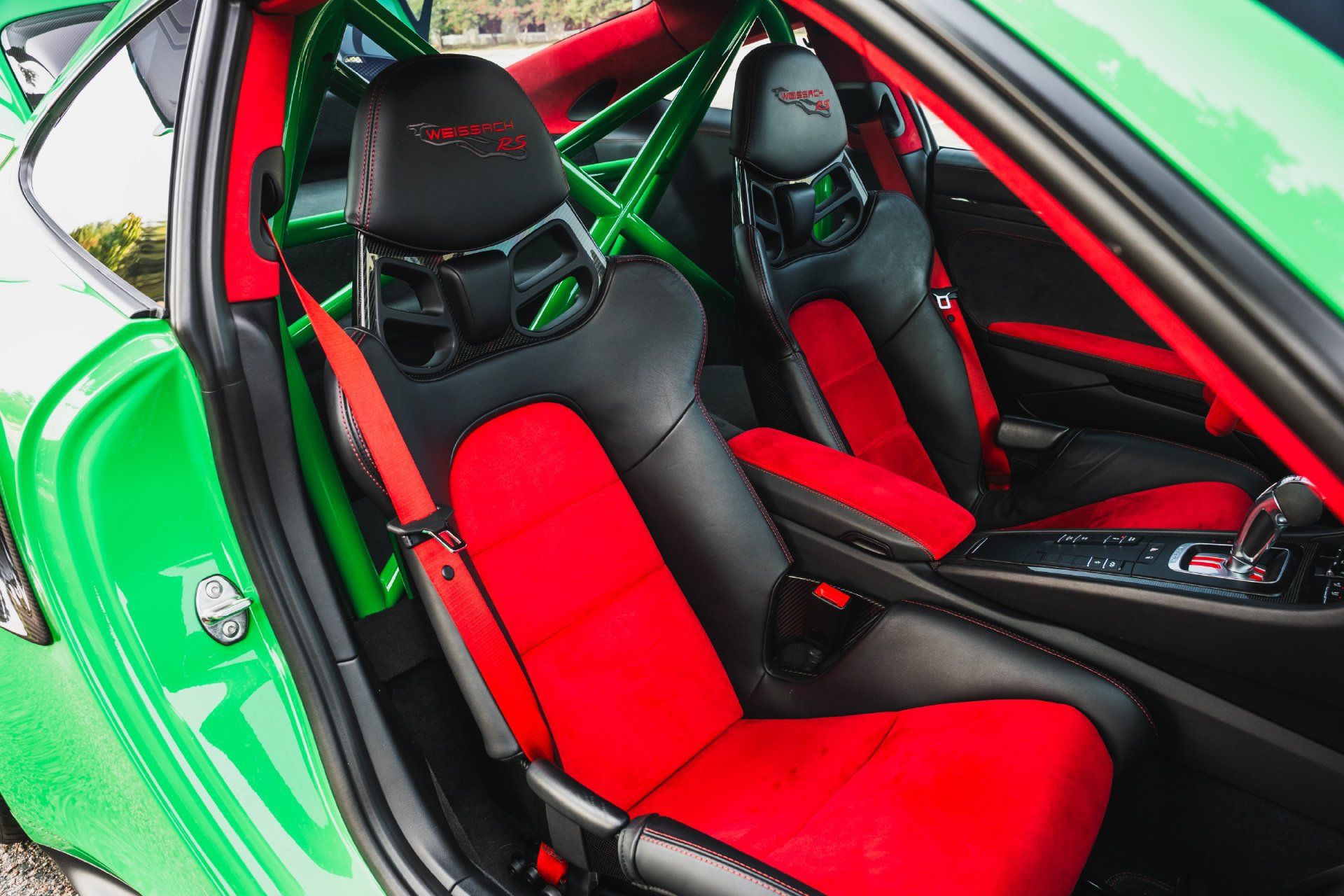 Used 2018 Porsche 911 GT2 RS RWD image 59