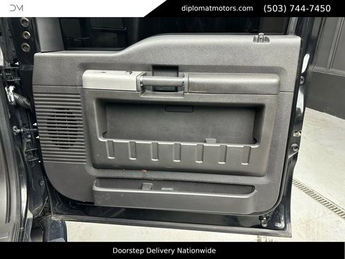 Used 2013 Ford F250 Lariat w/ Lariat Interior Pkg image 22
