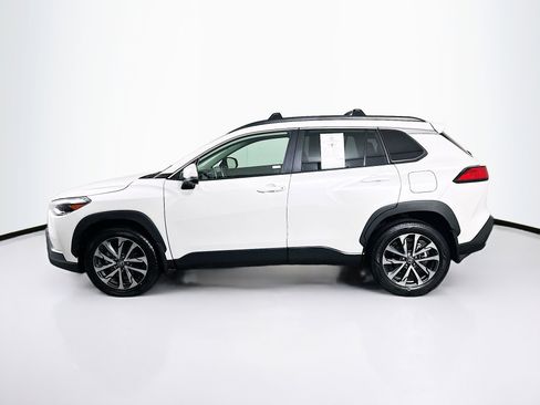 Used 2023 Toyota Corolla Cross XLE image 4