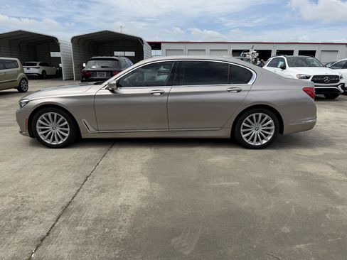 Used 2018 BMW 740i RWD image 16
