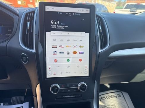 Used 2024 Ford Edge SEL w/ Convenience Package image 13