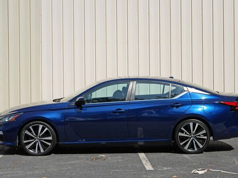 Used 2020 Nissan Altima 2.5 SR FWD image 42