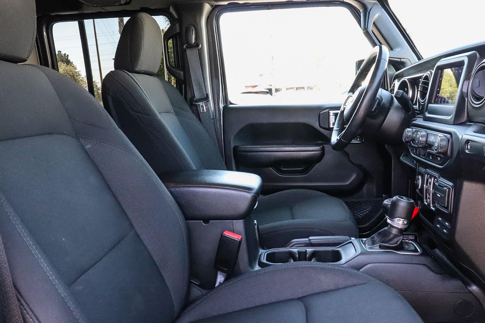 Used 2021 Jeep Wrangler Unlimited Sport AWD/4WD image 28