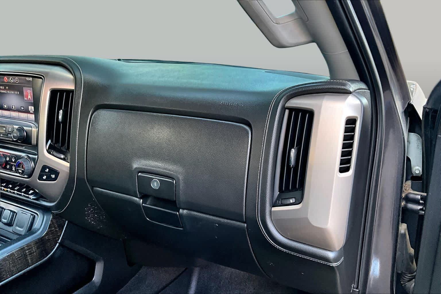 Used 2015 GMC Sierra 2500 Denali w/ Duramax Plus Package AWD/4WD image 19