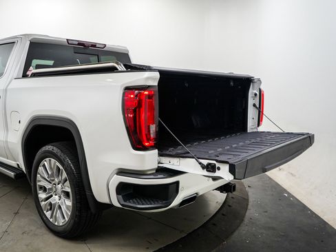 Used 2020 GMC Sierra 1500 Denali w/ Denali Ultimate Package AWD/4WD image 18