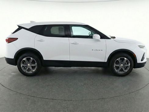 Used 2025 Chevrolet Blazer LT image 11