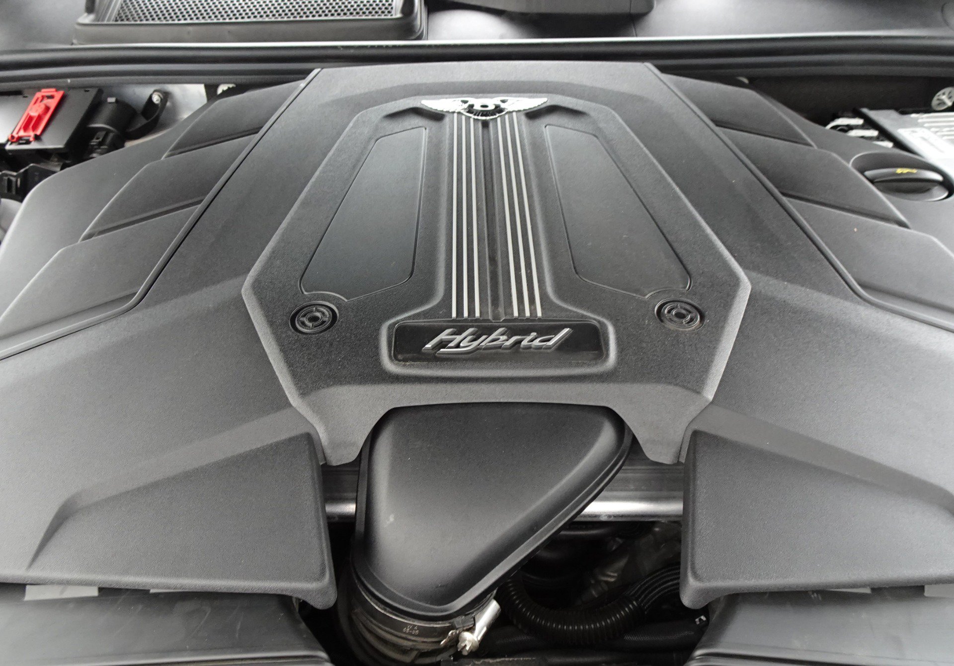 Used 2023 Bentley Bentayga Plug-In Hybrid AWD/4WD image 22