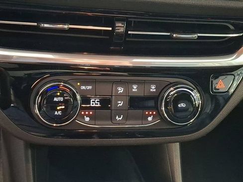 Used 2024 Buick Envista Sport Touring w/ Convenience I Package FWD image 16