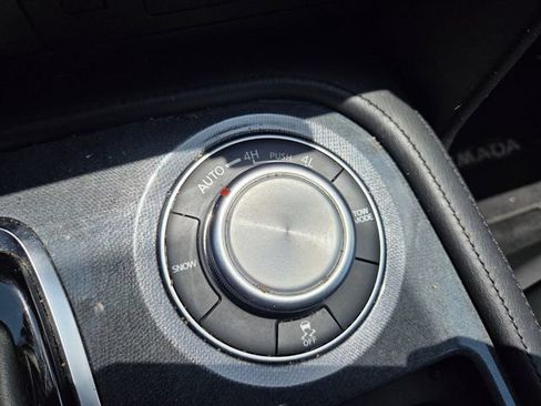 Used 2024 Nissan Armada SV AWD/4WD image 19