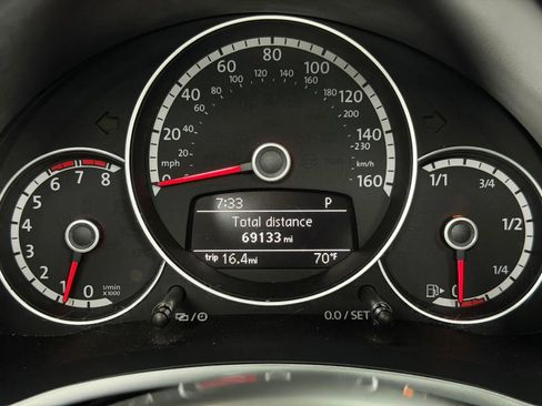 Used 2013 Volkswagen Beetle 2.5 FWD image 30