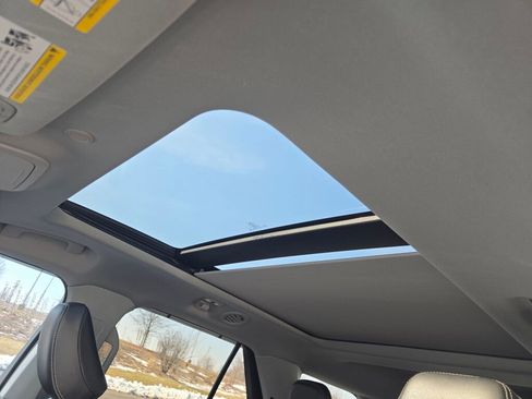 Used 2021 Ford Explorer Limited w/ Equipment Group 301A image 27