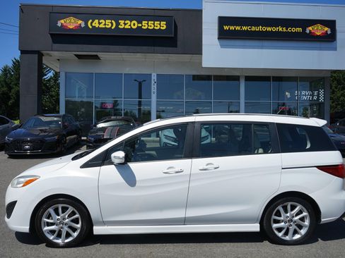 Used 2015 MAZDA MAZDA5 Grand Touring FWD image 2