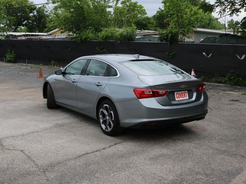 Used 2024 Chevrolet Malibu LT image 3