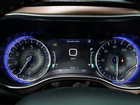 Used 2019 Chrysler Pacifica Touring-L Plus w/ Advanced Safetytec Group image 13