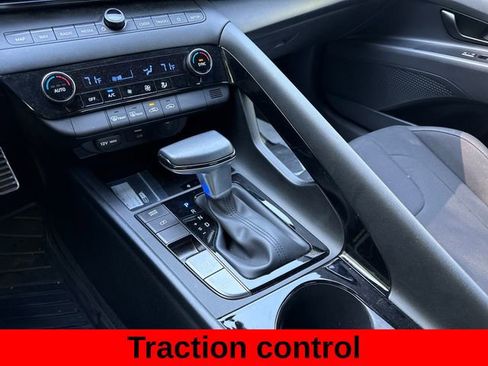 Used 2025 Hyundai Elantra SEL FWD image 24