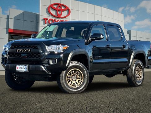 Used 2023 Toyota Tacoma SR w/ Trail Edition image 7