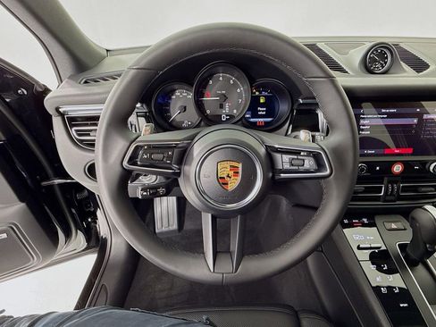 New 2026 Porsche Macan image 17